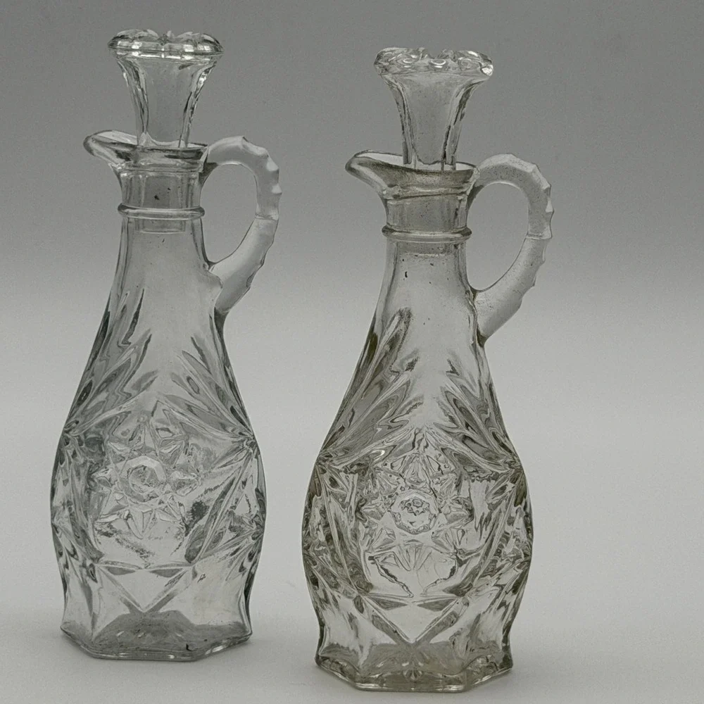 Vintage Clear‎ Pressed Glass Starburst Cruet Set with Stoppers Set of 2 7 inch